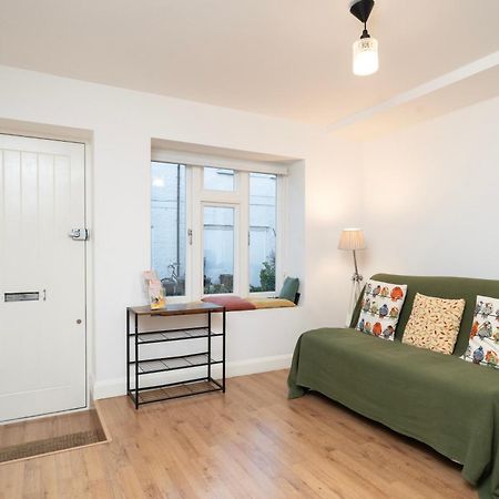 Modern One Bedroom Flat In Central Londra Exterior foto