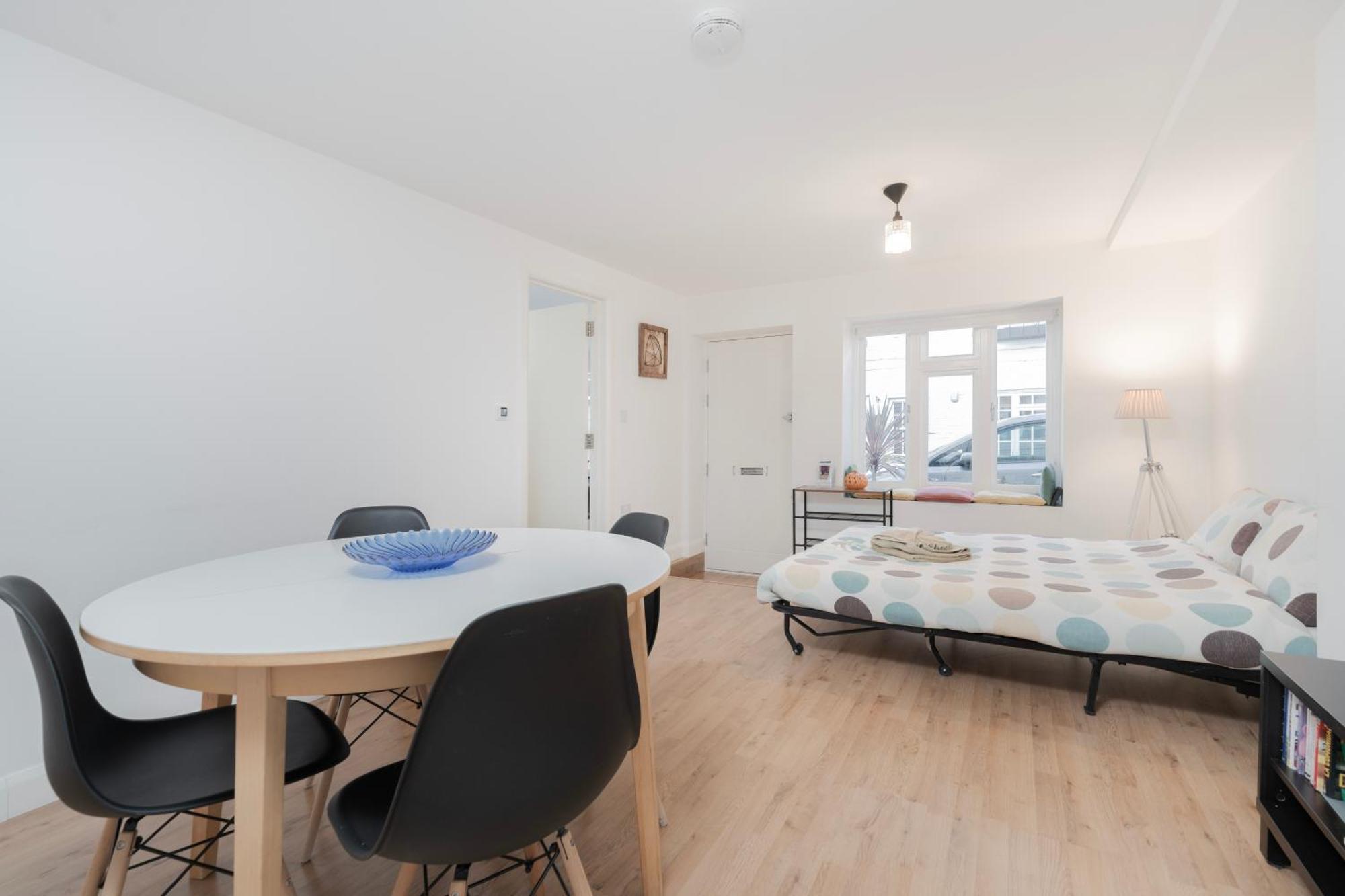 Modern One Bedroom Flat In Central Londra Exterior foto