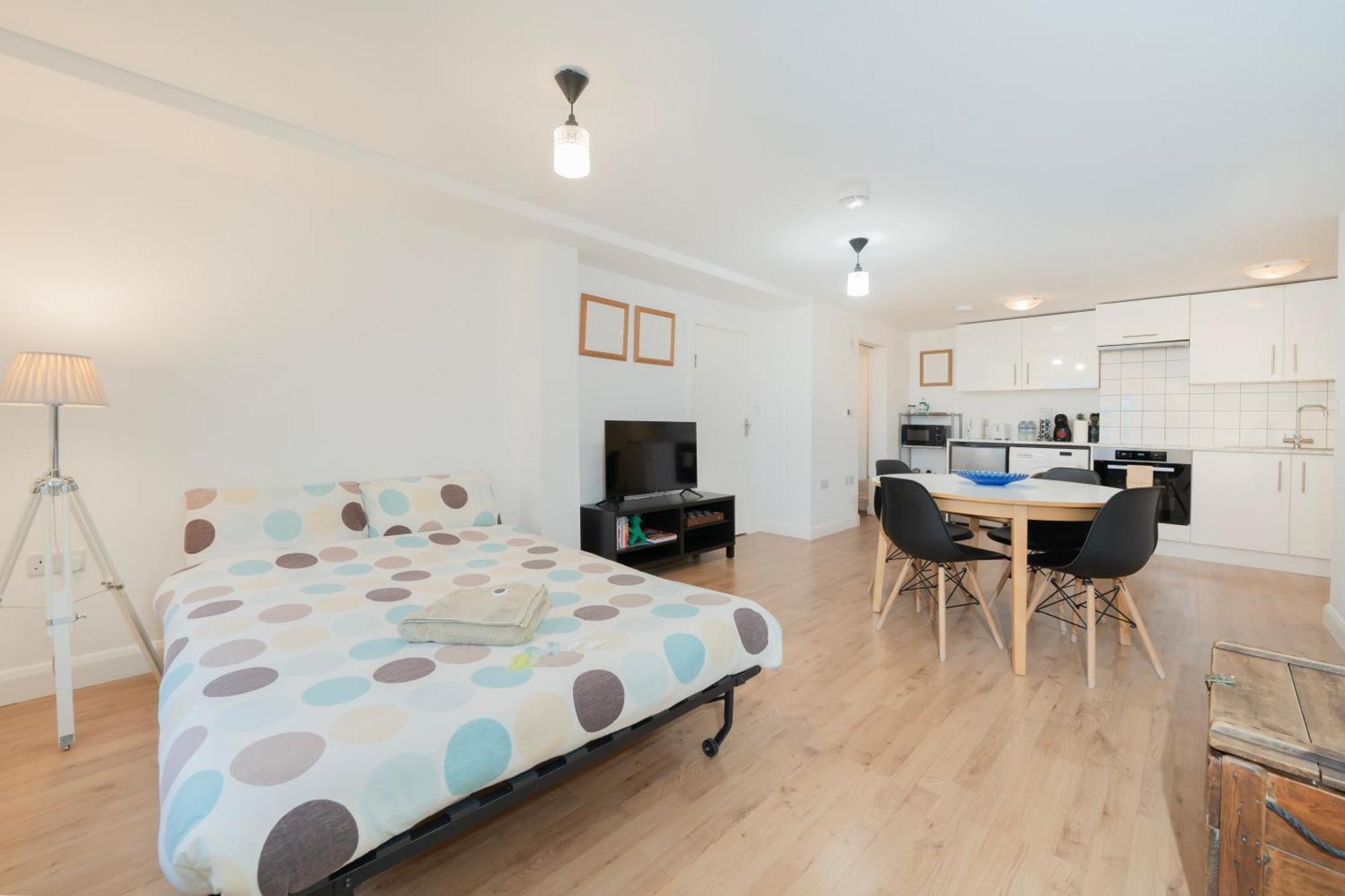 Modern One Bedroom Flat In Central Londra Exterior foto
