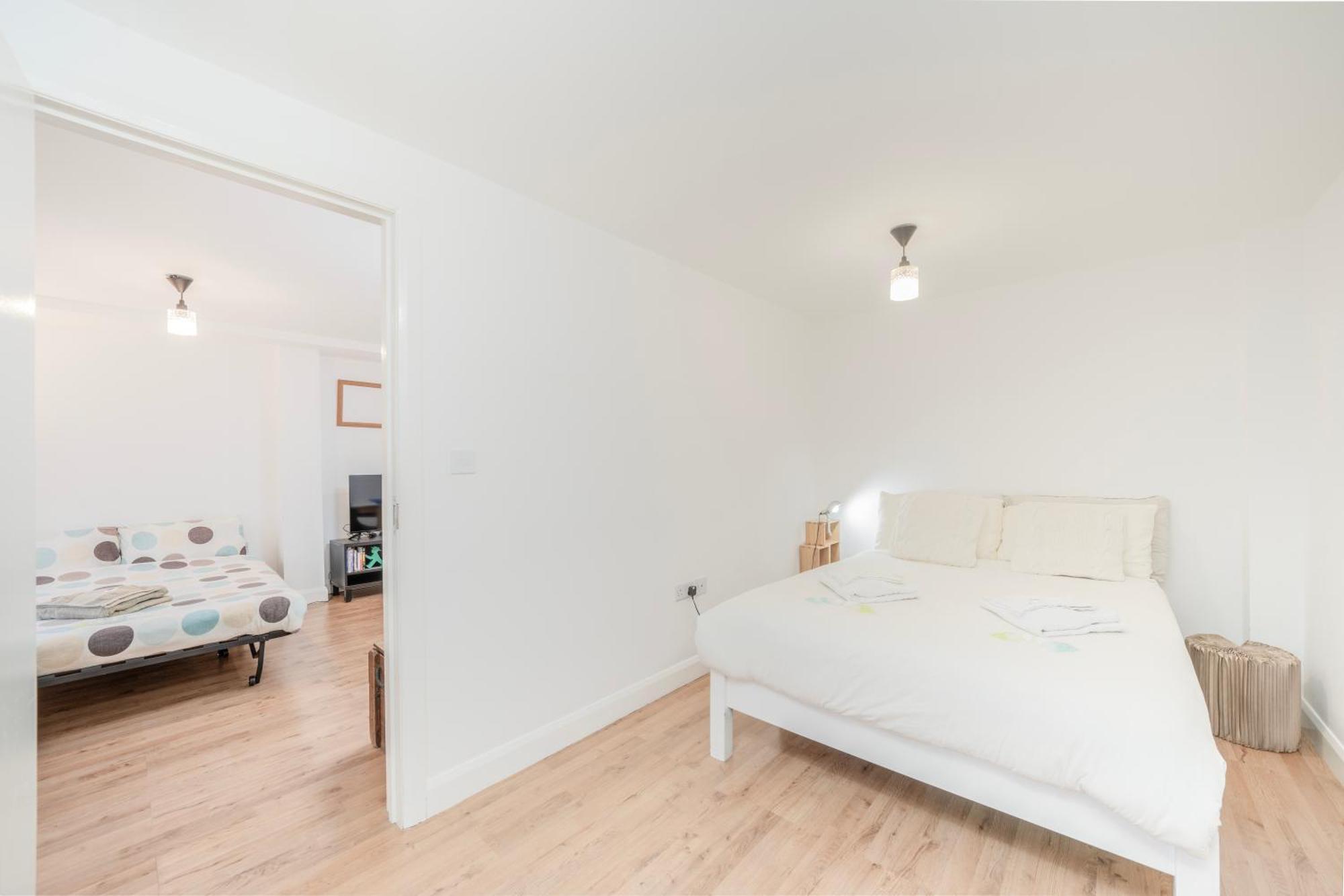 Modern One Bedroom Flat In Central Londra Exterior foto